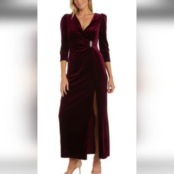 R & M Richards Elegant Magenta Velvet Evening Gown Size 6 - Picture 1 of 9